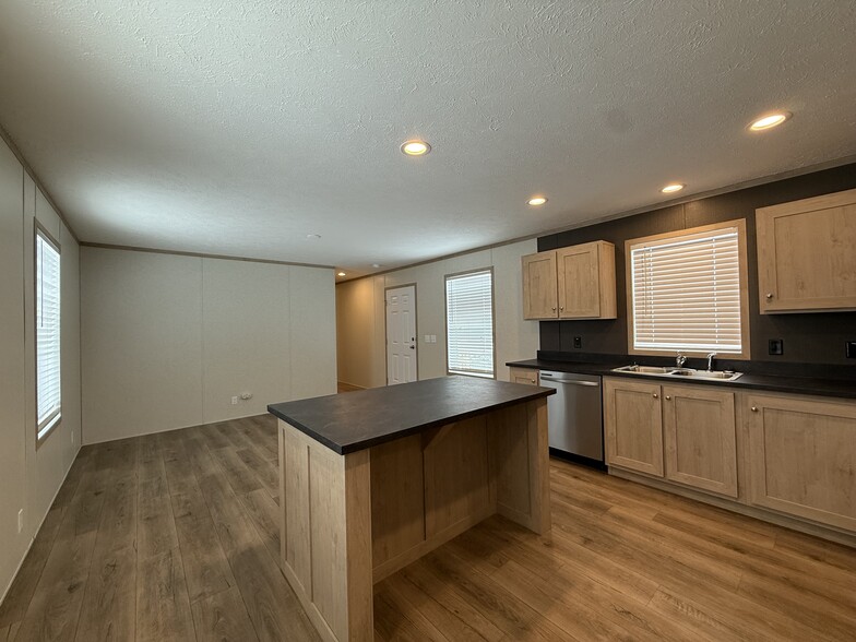 Building Photo - 29778 W Essex Ct