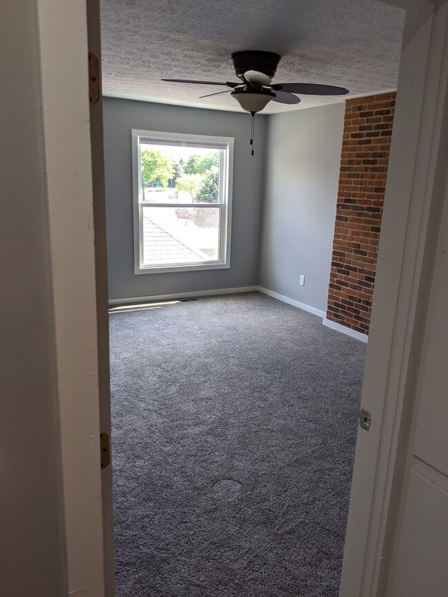 Large Bedroom with Walkin closet - 452 Edinburgh Rd