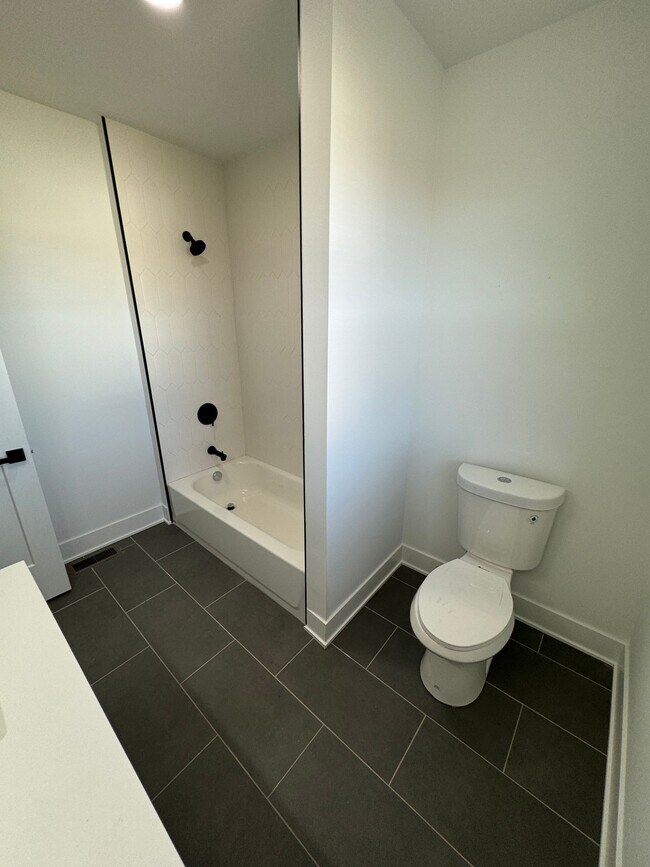 Building Photo - 2 Bedroom - Weiland Park