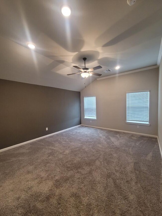 Building Photo - 18208 Autumn Grove Dr