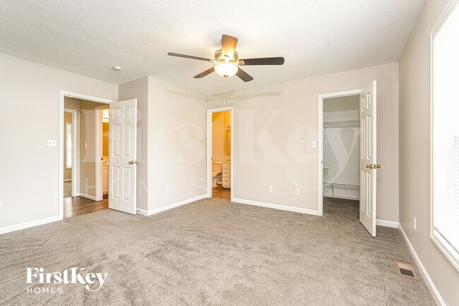 Building Photo - 2200 Emerald Creek Ct