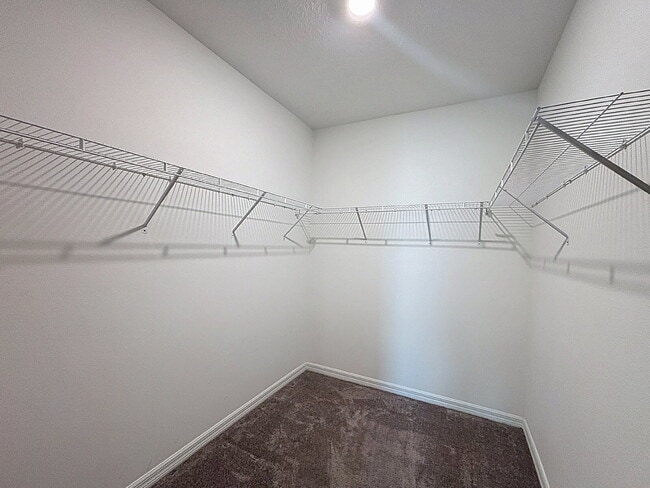 Building Photo - 7517 Samuel Ivy Dr