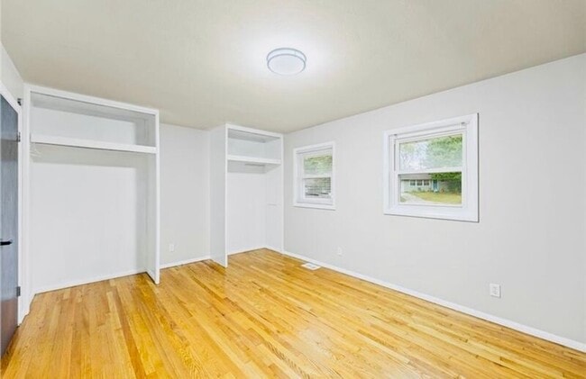 Building Photo - 7020 Hadley St