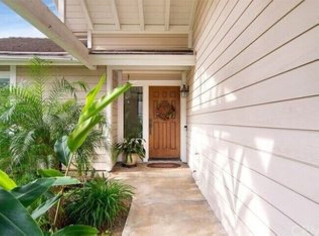 Building Photo - Spacious and modern 3 bedroom home within the prestigious Terraces of Cantebria subdivision.