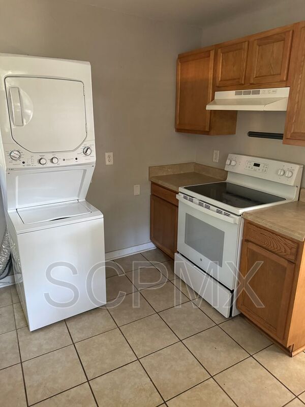 Building Photo - 5017 Baylor St