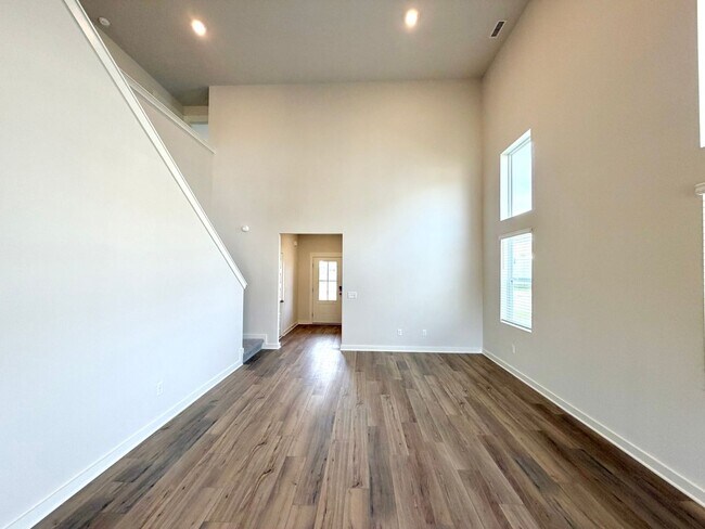 Building Photo - 1333 Gentry Dr