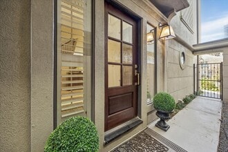 Building Photo - 2643 Westgate Dr