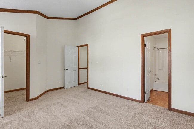 Building Photo - Updated 2BR Home Near Transit with Private Fenced Yard in Newport News