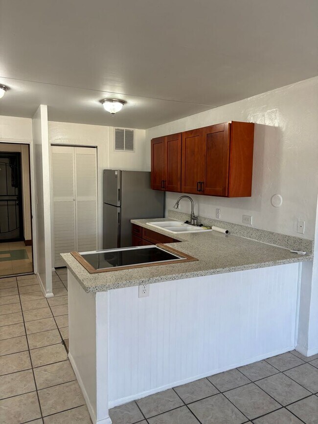 Building Photo - Harbor Lights 1-Bedroom – Pool, Courtyard, & Steps to Shopping