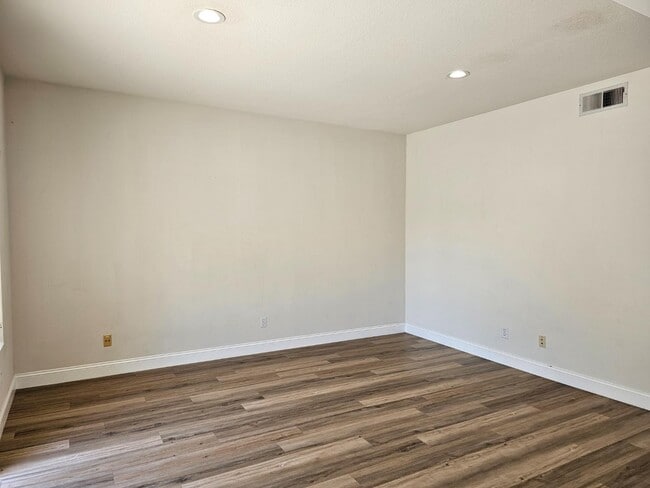 Building Photo - 23850 Nicole Way