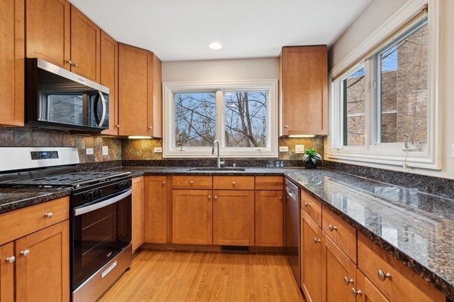 Building Photo - 7748 Lincoln Ave