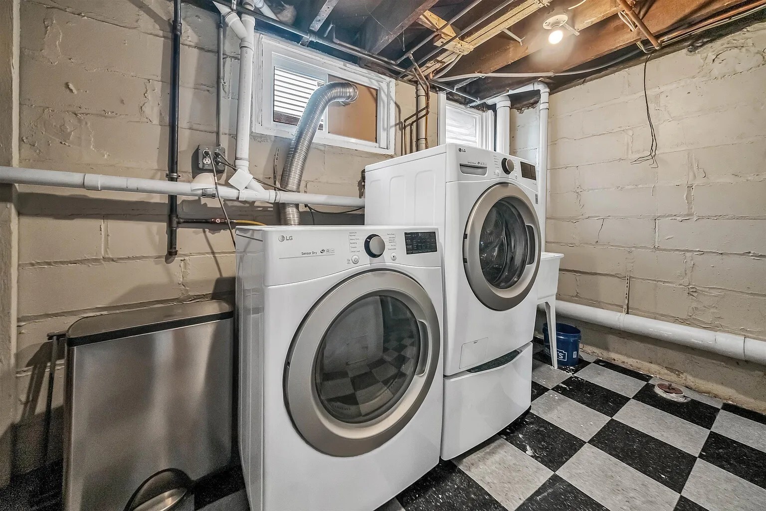 Building Photo - 90 Union Ave