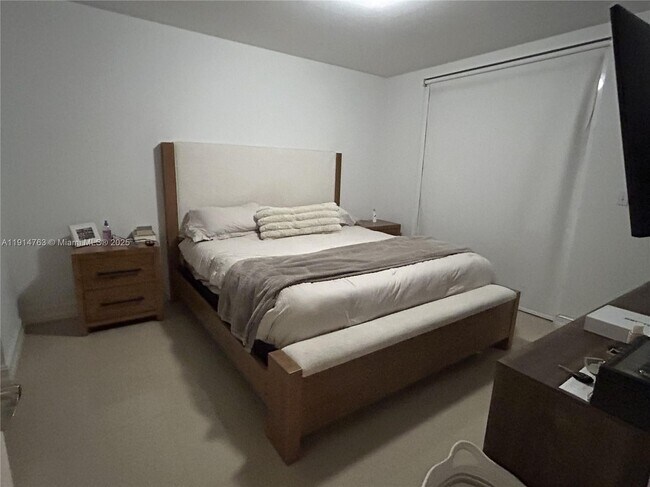 Building Photo - 2501 Douglas Rd