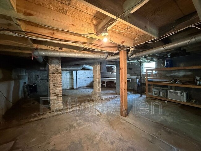 Building Photo - 152 Ardmore St