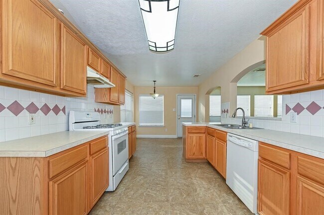 Building Photo - 11830 Hueco Tanks Dr