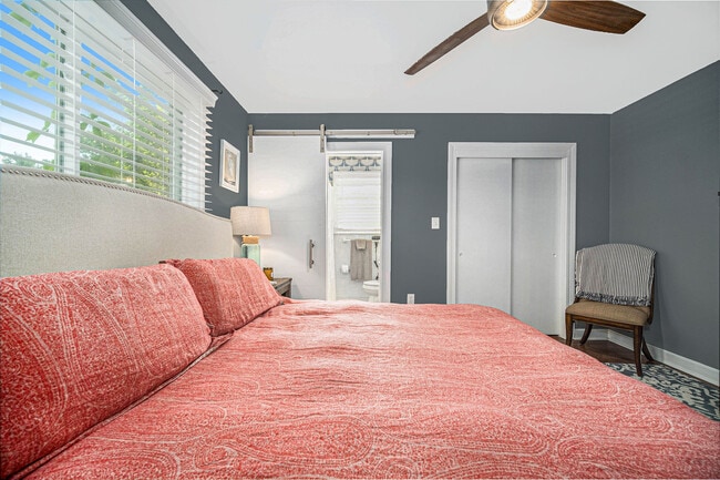 Building Photo - 5112 Victoria Ave