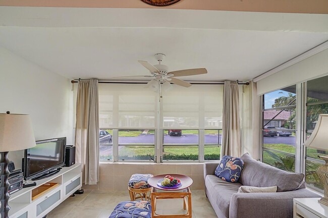 Building Photo - 1317 High Point Way SE