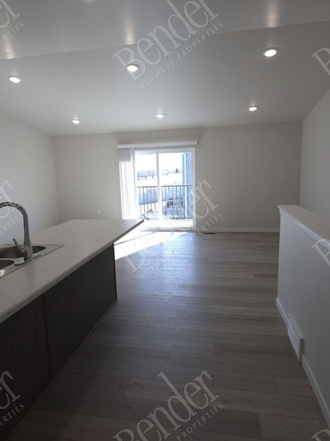 Building Photo - Brand New 2 Bed 2 Bath Townhome - 3 Months Free!