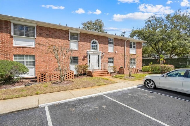 Building Photo - 4224 Lake Underhill Rd