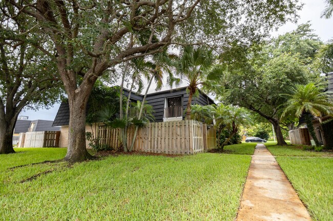 Building Photo - 317 Woodland Rd