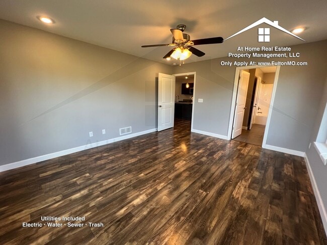 Building Photo - 301 E St Eunice Rd