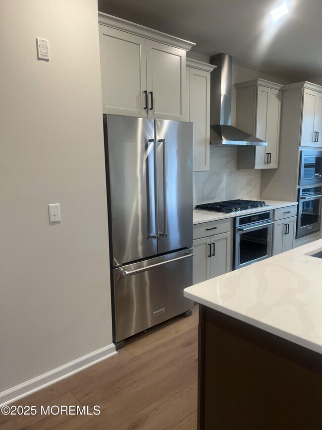 Building Photo - 20 Barton Ave