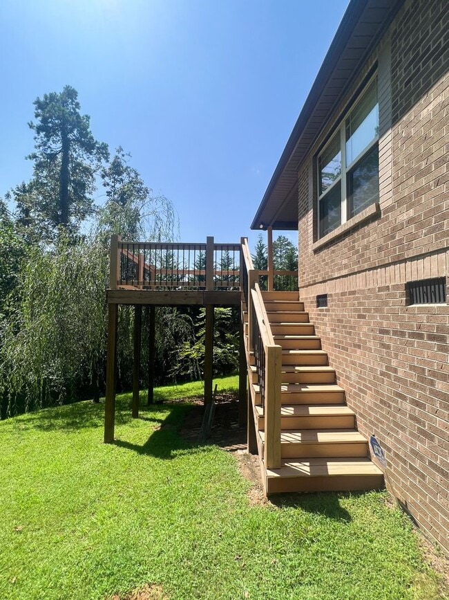 Building Photo - Single Family Home