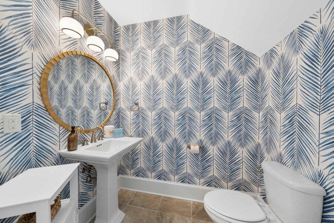 Building Photo - 49 Pleasant St