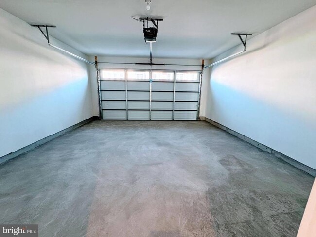 Building Photo - 122 Galaxy Pl