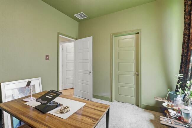 Building Photo - 12912 Zivah Ln