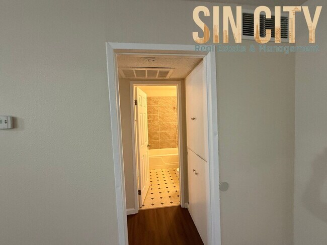 Building Photo - Discover Urban Comfort: Spacious 1-Bedroom Oasis at Lyn Capri