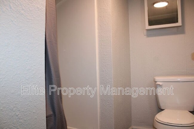 Building Photo - 315 E City Center Dr