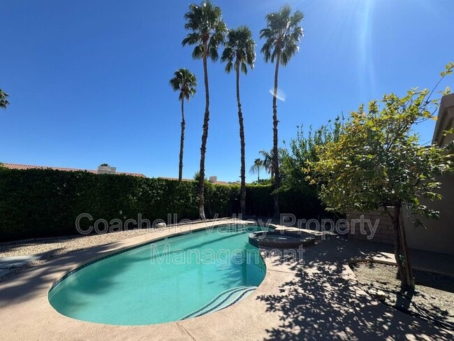 Building Photo - 40588 Clover Ln