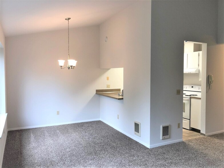 Interior Photo - English Gardens Apartments