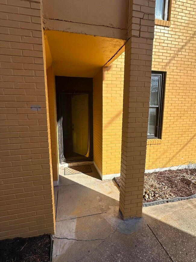 Building Photo - 703 Wilkinson Blvd