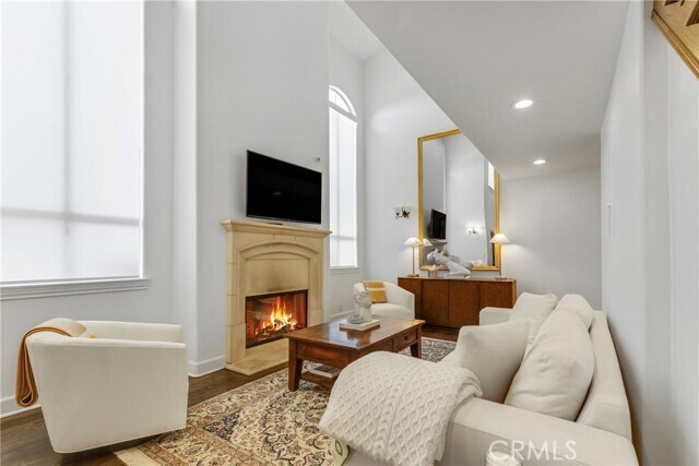 Building Photo - 620 9th St