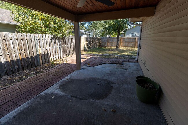 Building Photo - 1508 S Azalea
