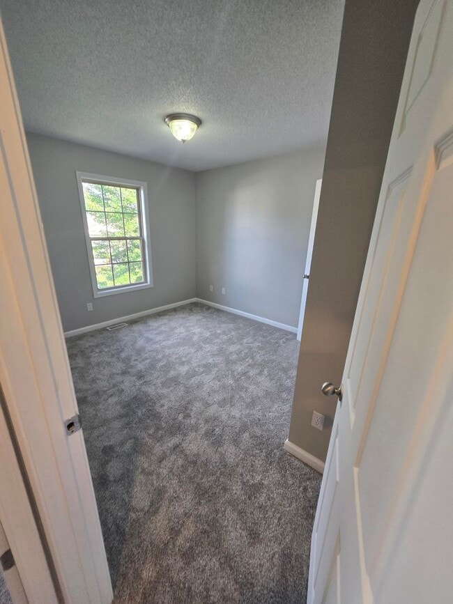 Building Photo - Charming 3 Bedroom Home in Historic Jonesb...