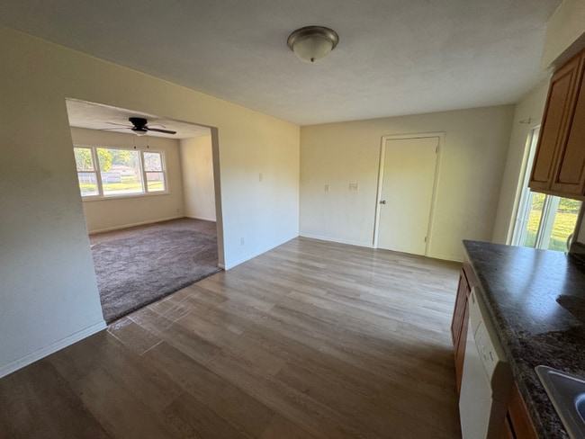 Building Photo - 1415 Hackberry Ln