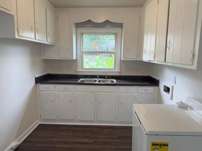 Building Photo - 2 Bedroom Duplex in Enderly Park