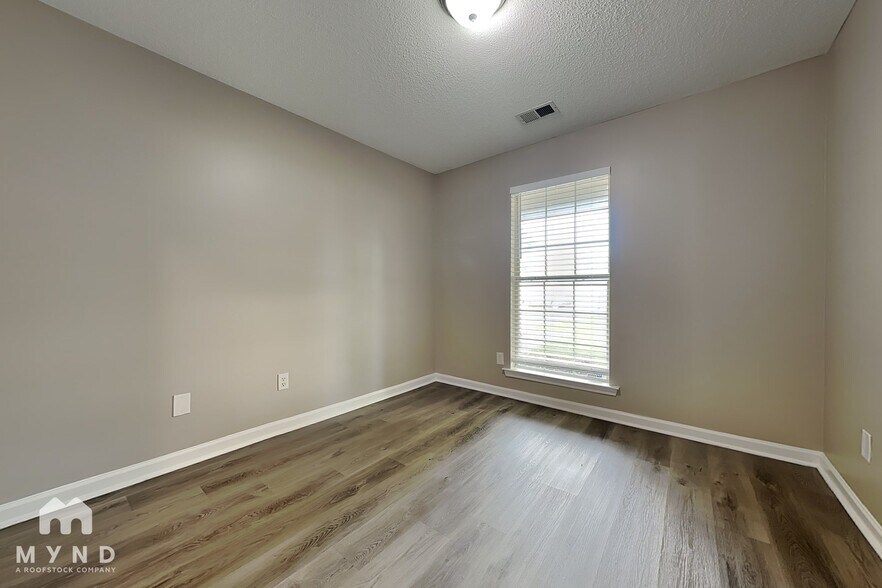 Building Photo - 10374 Cottage Oaks Dr