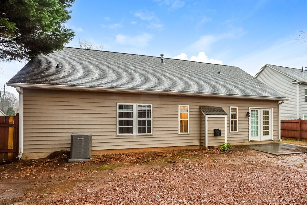 Building Photo - 6235 Red Clover Ln