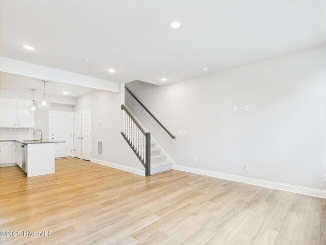 Building Photo - 1251 Shaw View Aly