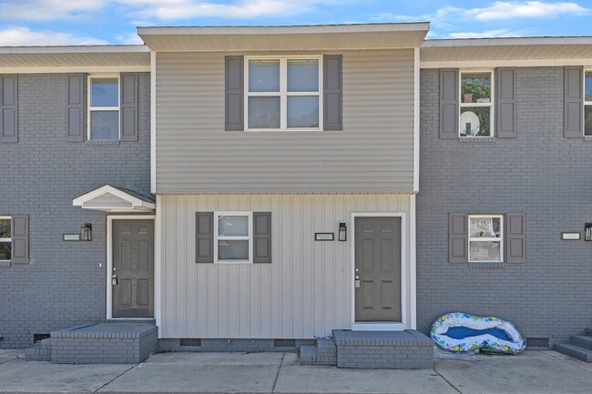 Primary Photo - 385 E Williams St
