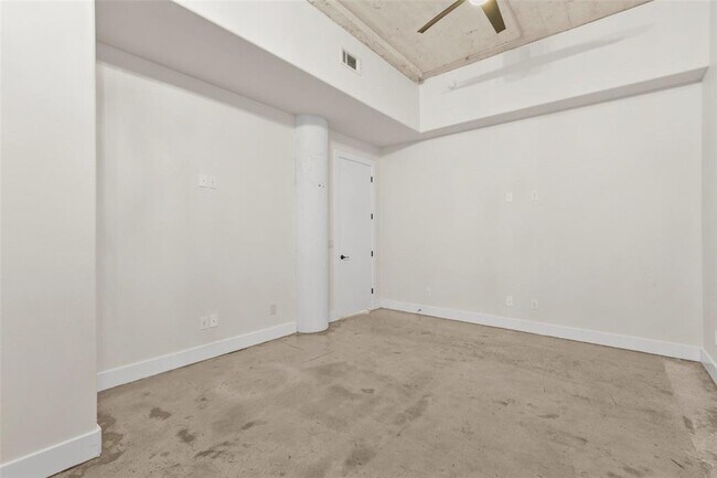 Building Photo - 2323 Polk St