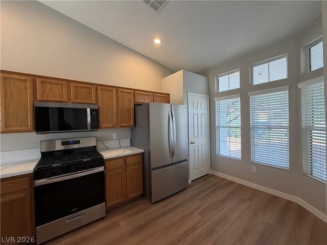 Building Photo - 2139 Meadow Green Ave