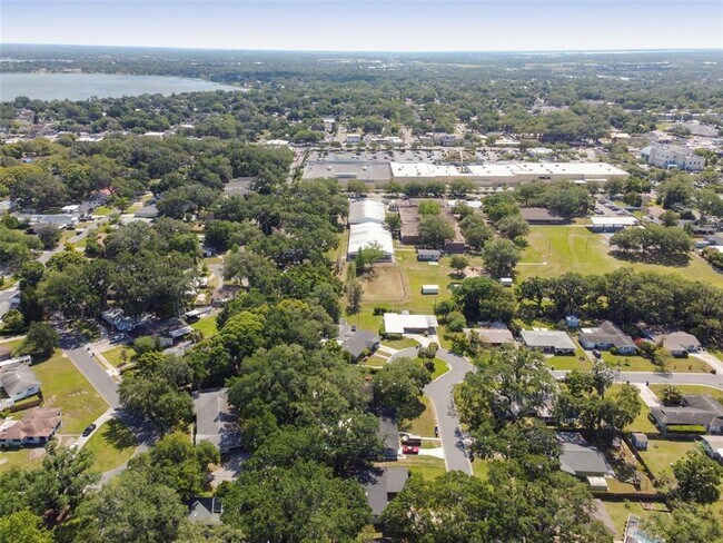 Building Photo - 535 W Palmeden Dr