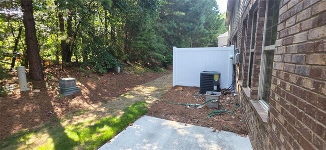 Building Photo - 3912 Brockenhurst Dr