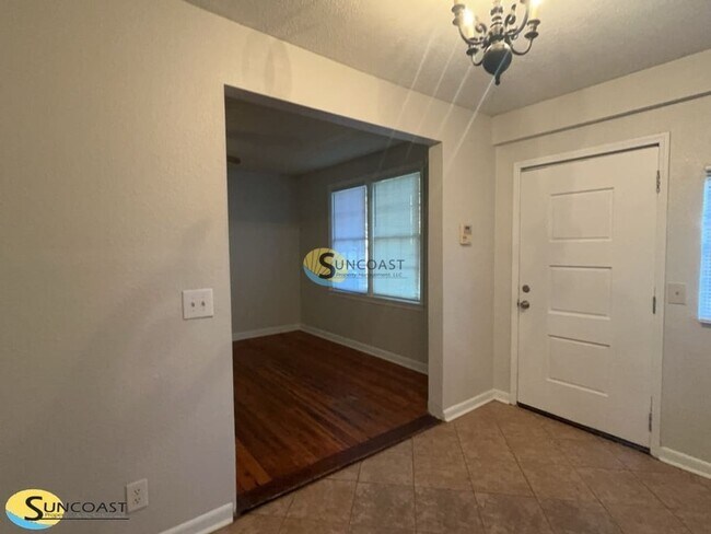 Building Photo - 1291 Randolph St