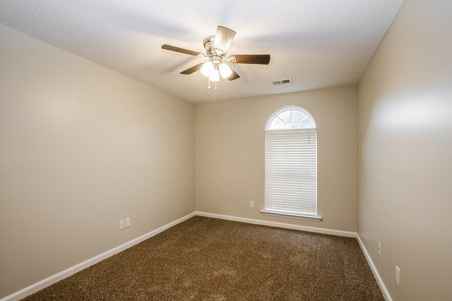 Building Photo - 5509 Milton Ridge Dr